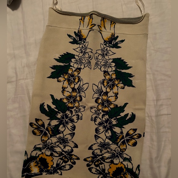 Bcbg bandage skirt - Picture 3 of 3